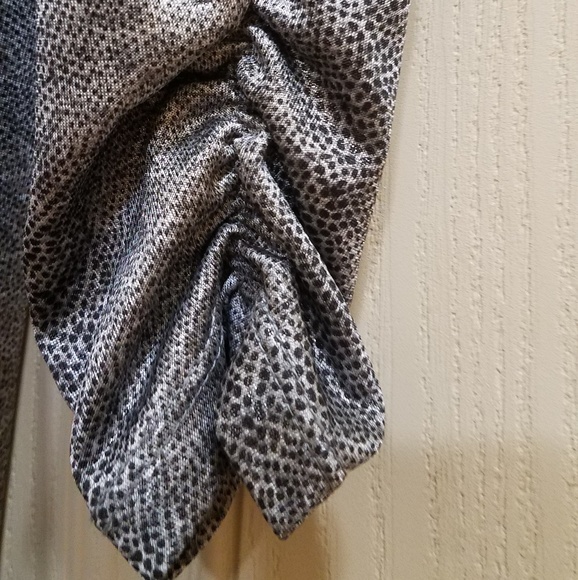 Tunic Top. 3/4 length sleeves - Picture 3 of 5